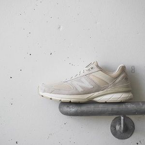 New Balance 990v5 Slow Steady Club MiUSA in Paper men’s 8.5 women’s 10.5